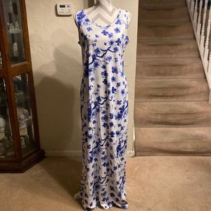 Large Lularoe Dani sleeveless maxi dress-white bkgrd with blue florals